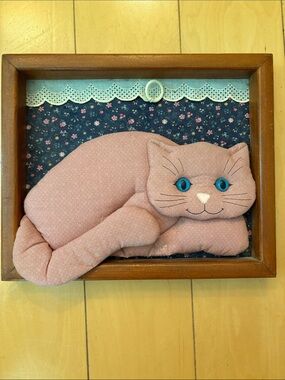 Vintage 1980’s 3 D Cat Fabric Art Shadow Box Cottagecore Folk Art  Farmhouse Fl
